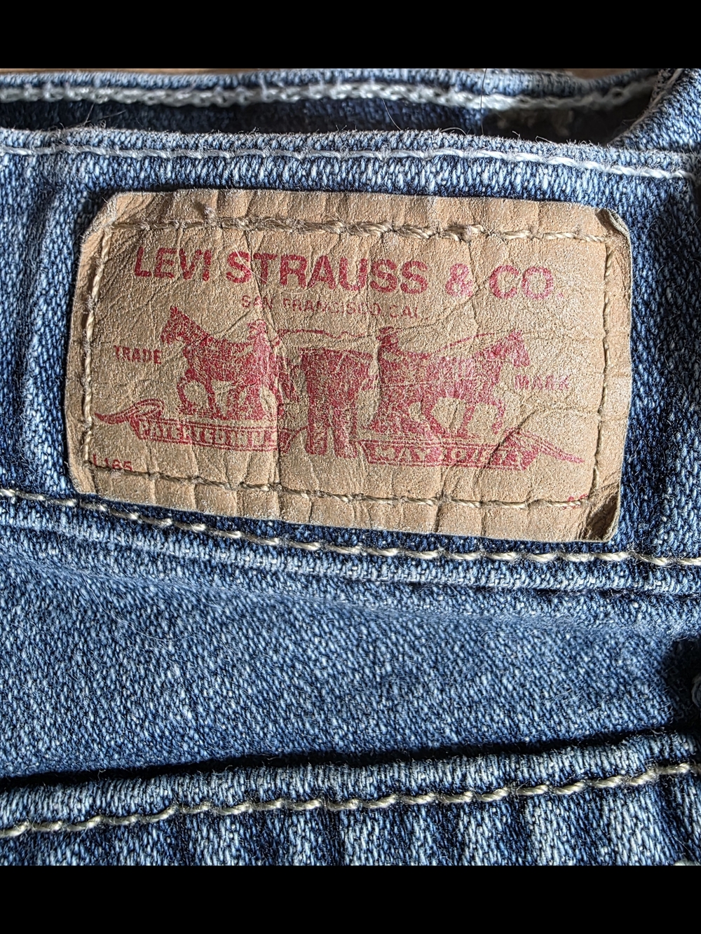 Levis 524 Size 0 Women's Dark Wash Bootcut Jeans - Stretch Denim - Picture 2 of 5